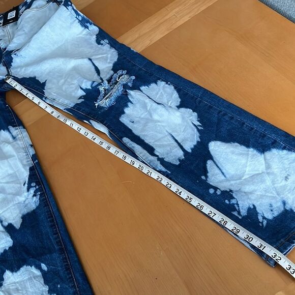 NWT SIZE 11 CLOUDY DAZE BLEACH STRAIGHT LEG JEANS - Picture 8 of 10